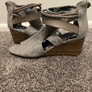 ⚫️Blowfish Malibu Babi Wedge Sandal